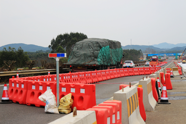 車輛有序通行.jpg